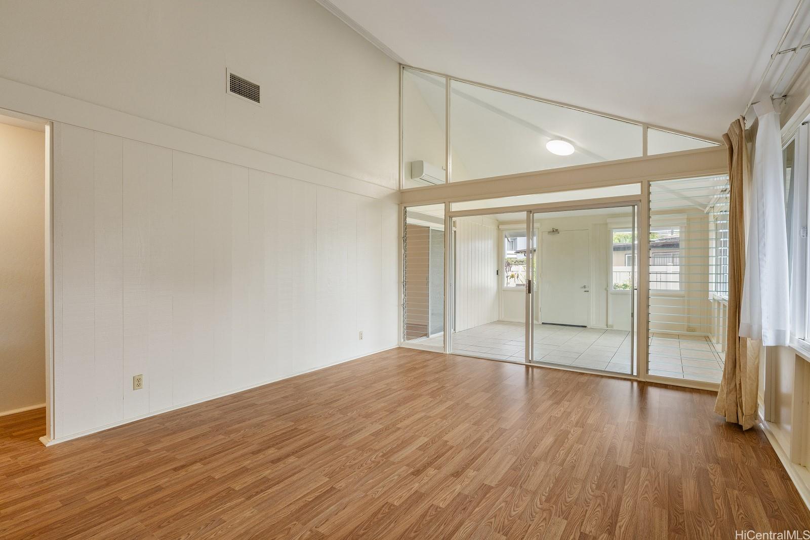 95-644  Naholoholo Street Mililani Area, Central home - photo 2 of 24