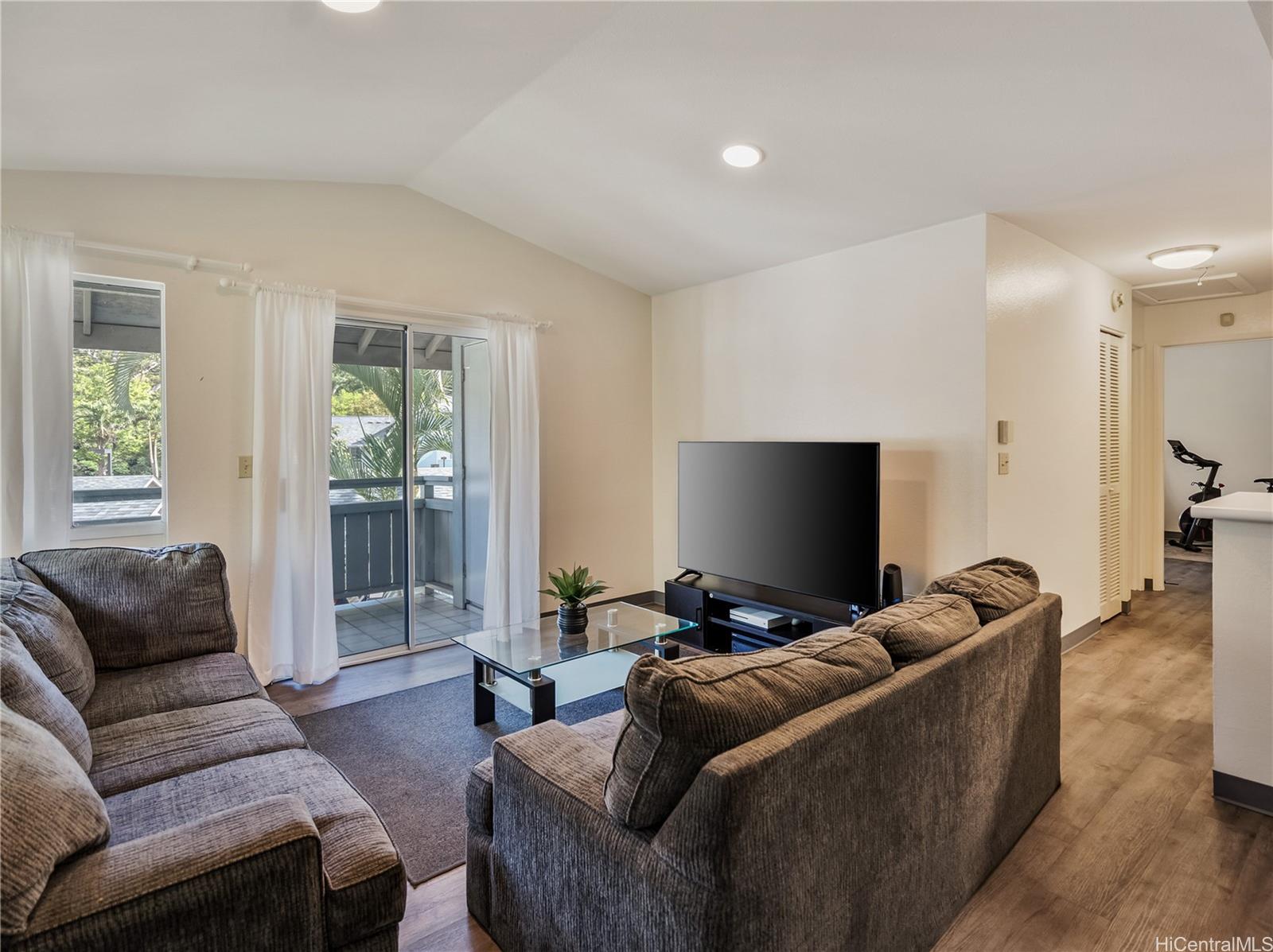 Gardens At Launani Vly 1 condo # F205, Mililani, Hawaii - photo 3 of 13