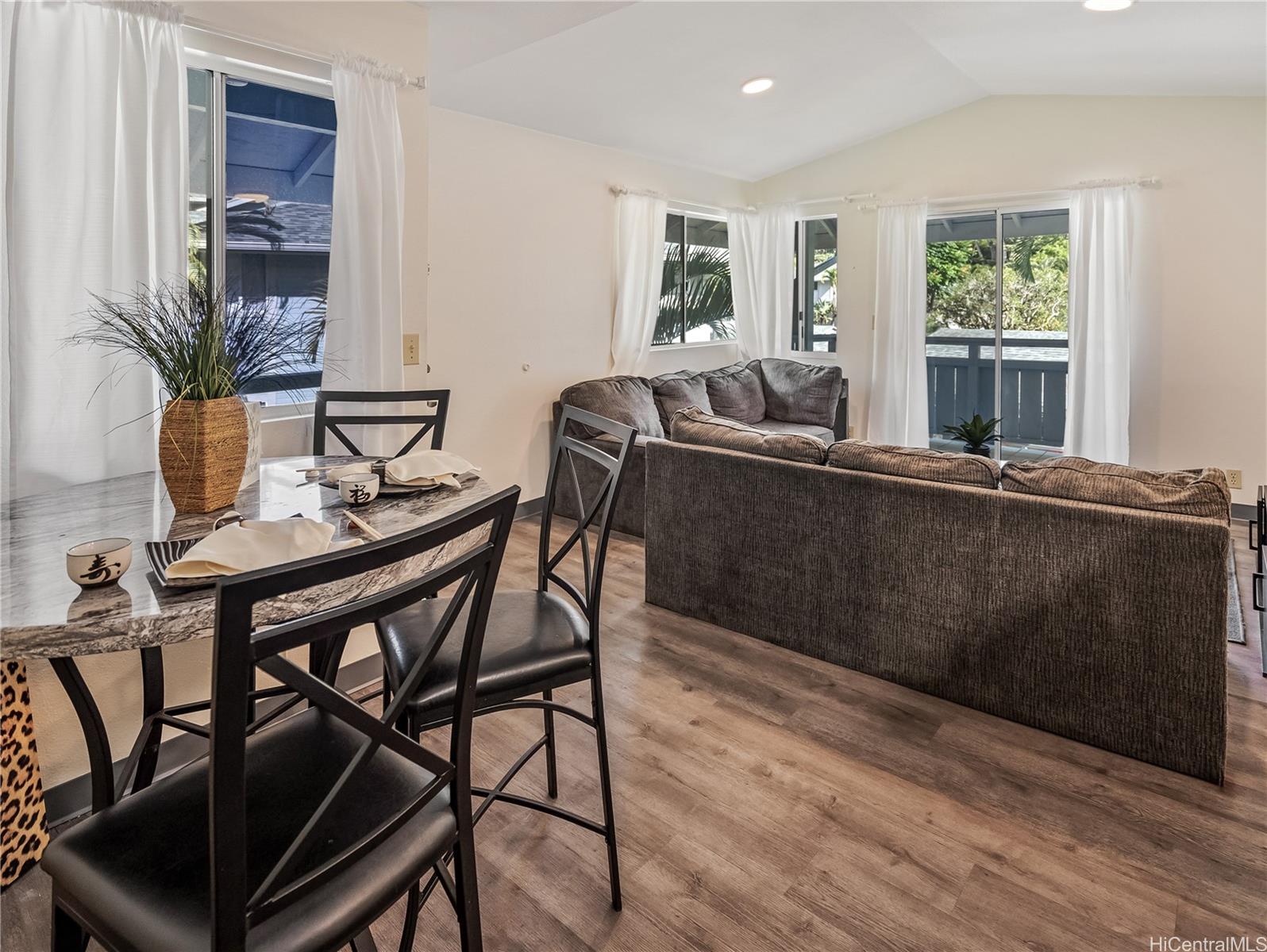 Gardens At Launani Vly 1 condo # F205, Mililani, Hawaii - photo 4 of 13