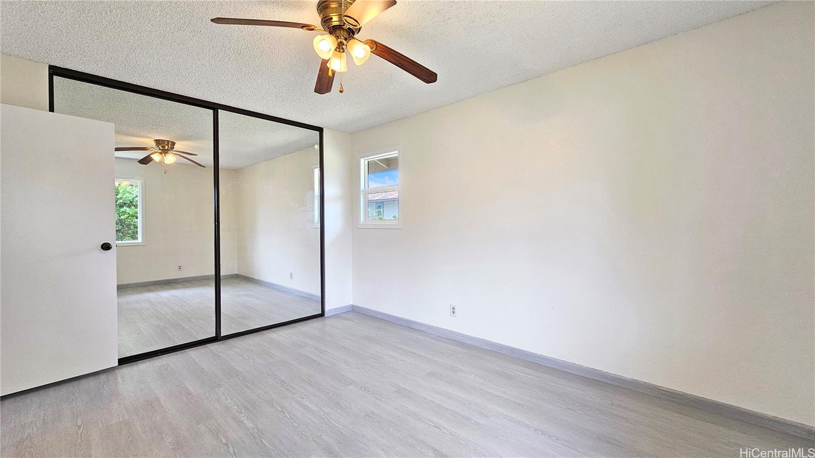 95-720  Lewanuu Street Mililani Area, Central home - photo 12 of 25