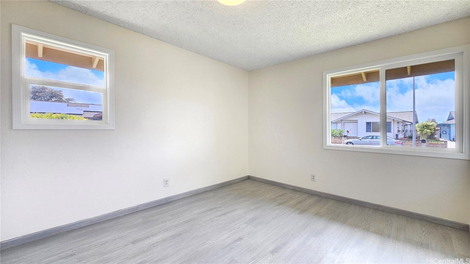 95-720  Lewanuu Street Mililani Area, Central home - photo 14 of 25