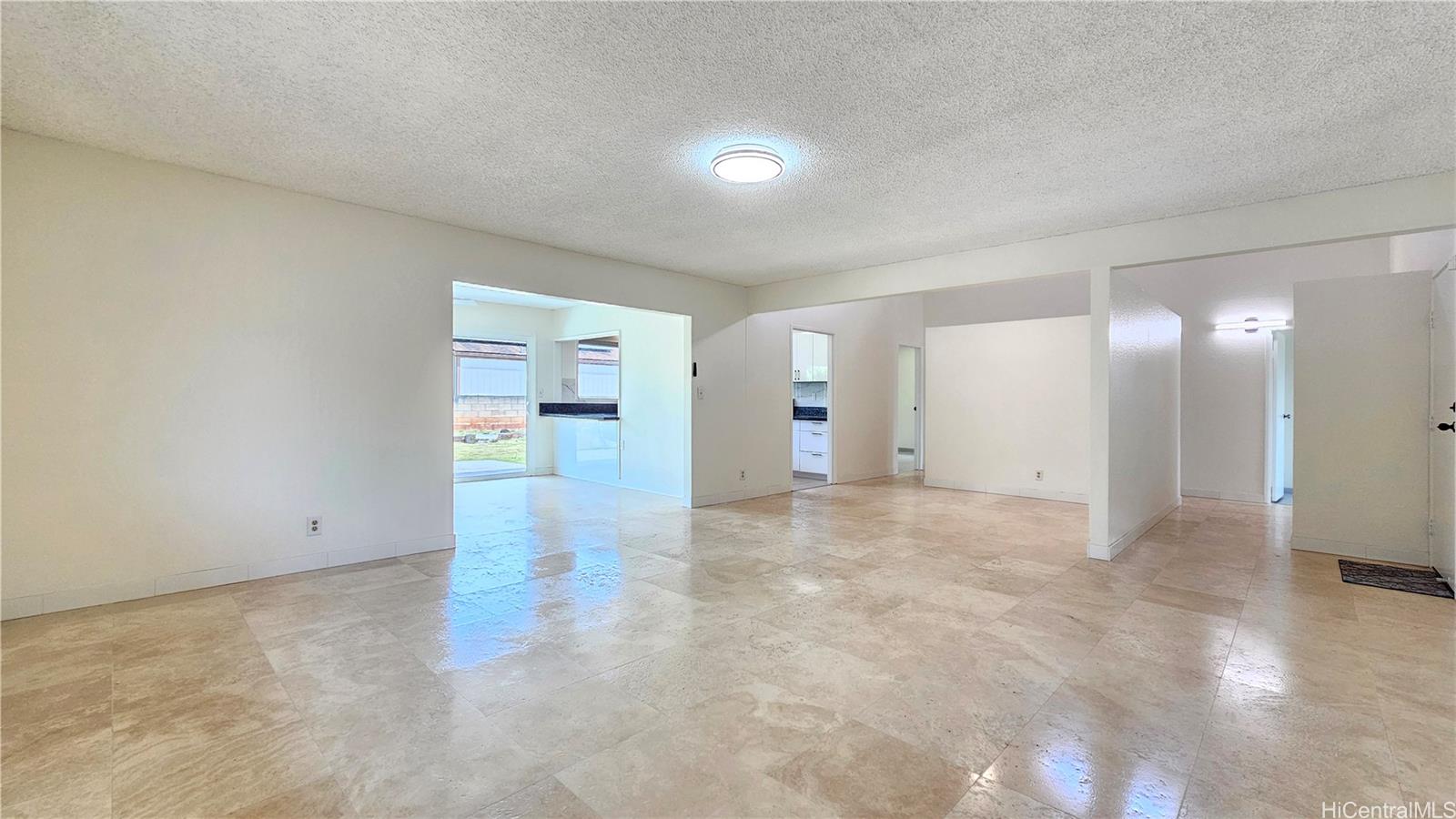 95-720  Lewanuu Street Mililani Area, Central home - photo 5 of 25