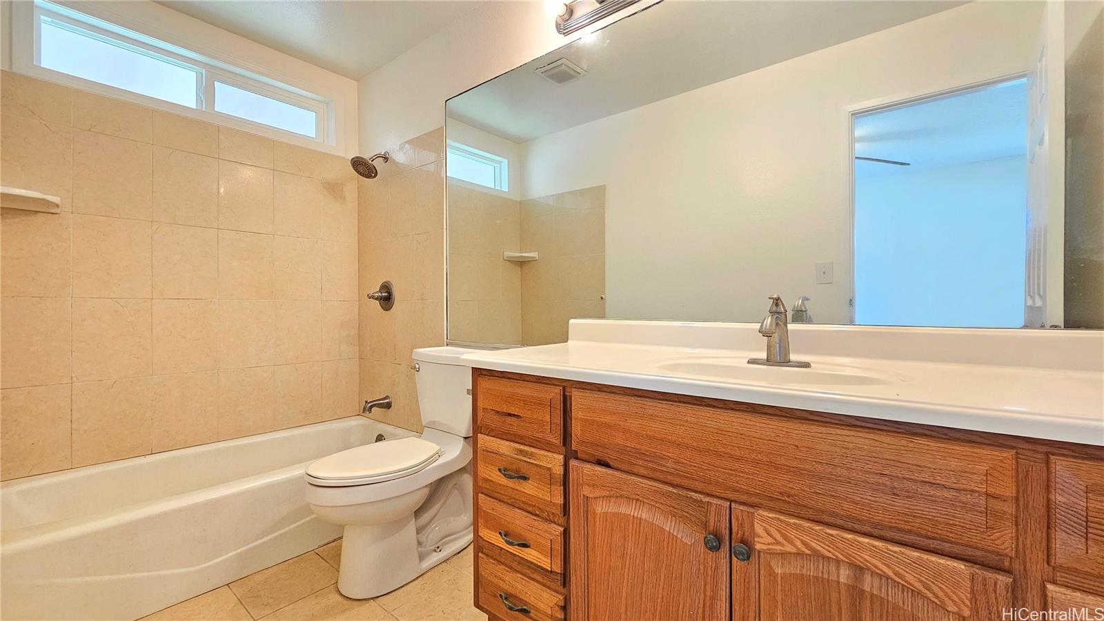 95-720  Lewanuu Street Mililani Area, Central home - photo 8 of 25