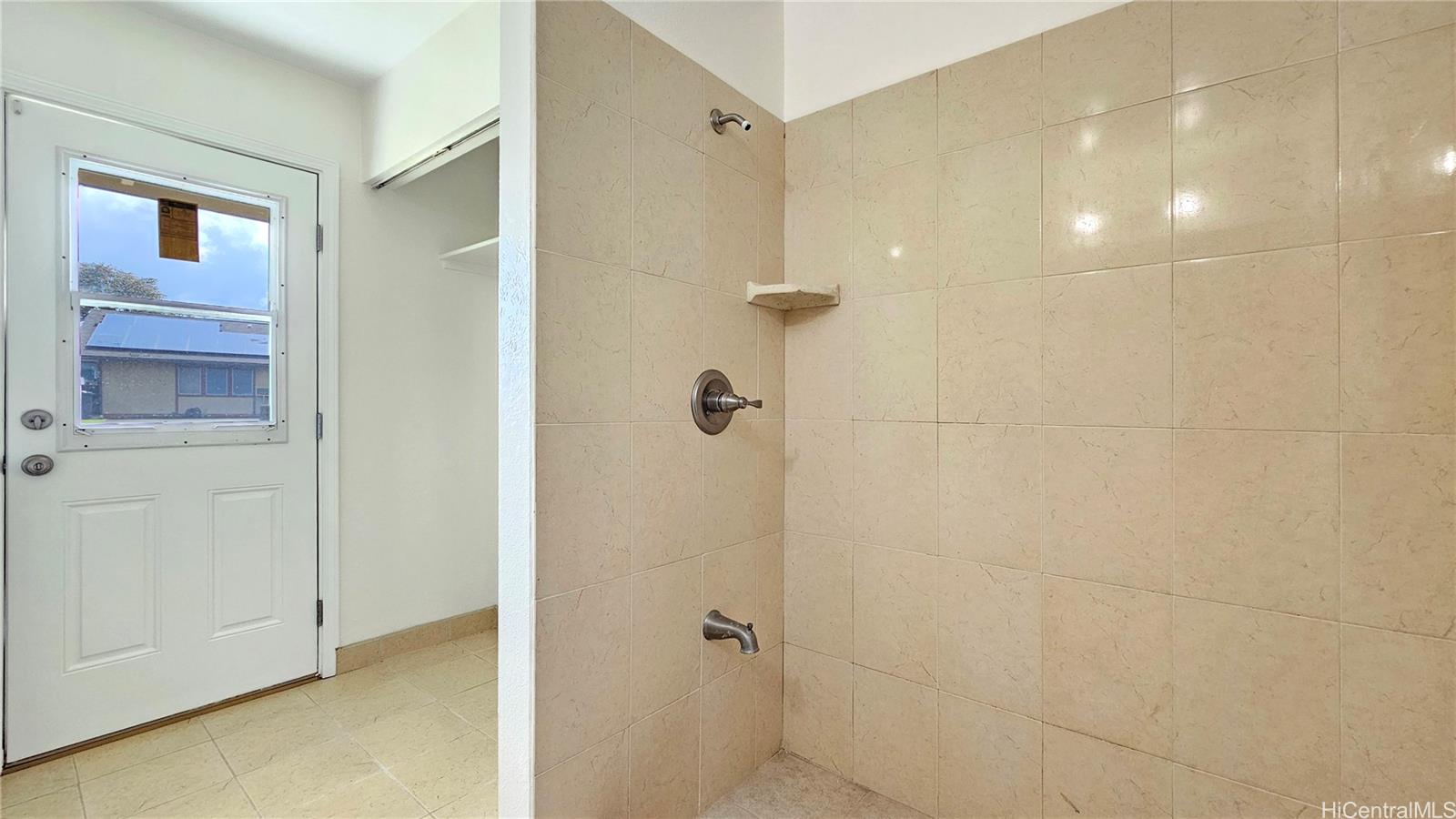 95-720  Lewanuu Street Mililani Area, Central home - photo 10 of 25