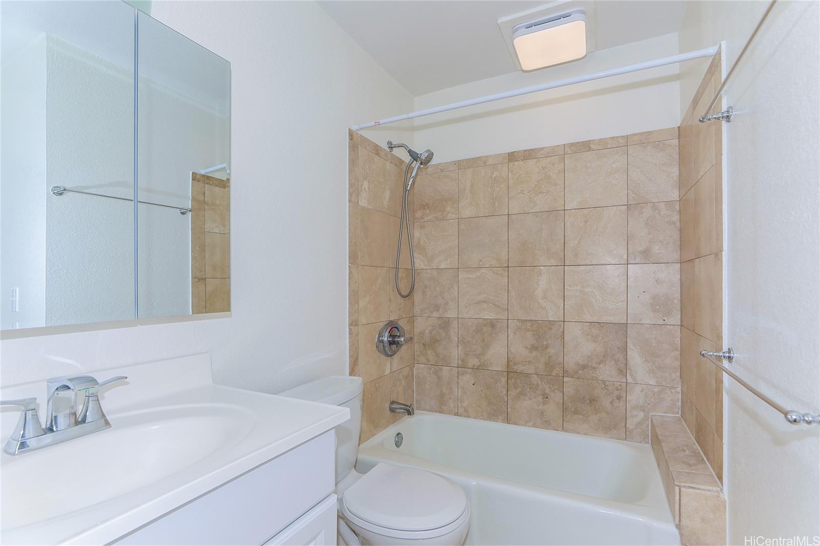 Mililani Town townhouse # J105, Mililani, Hawaii - photo 13 of 20