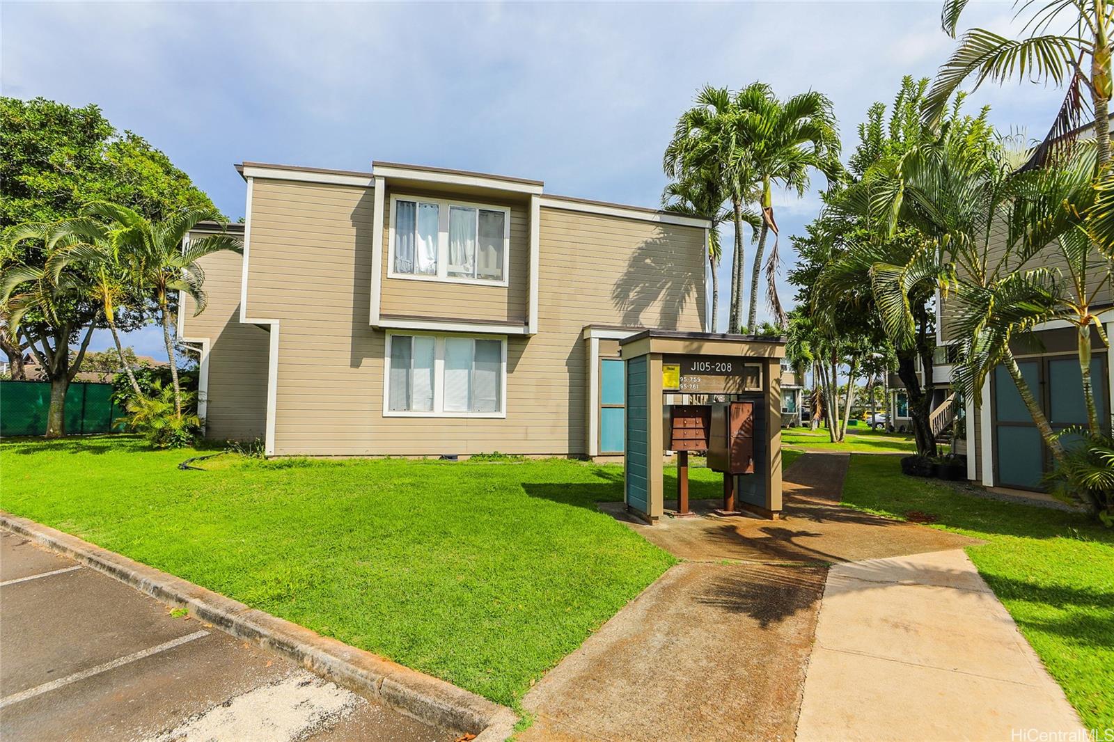 Mililani Town townhouse # J105, Mililani, Hawaii - photo 19 of 20