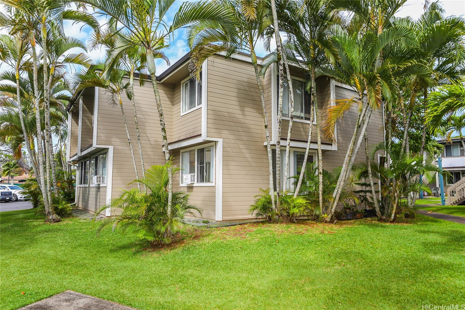 Mililani Town townhouse # J105, Mililani, Hawaii - photo 3 of 20