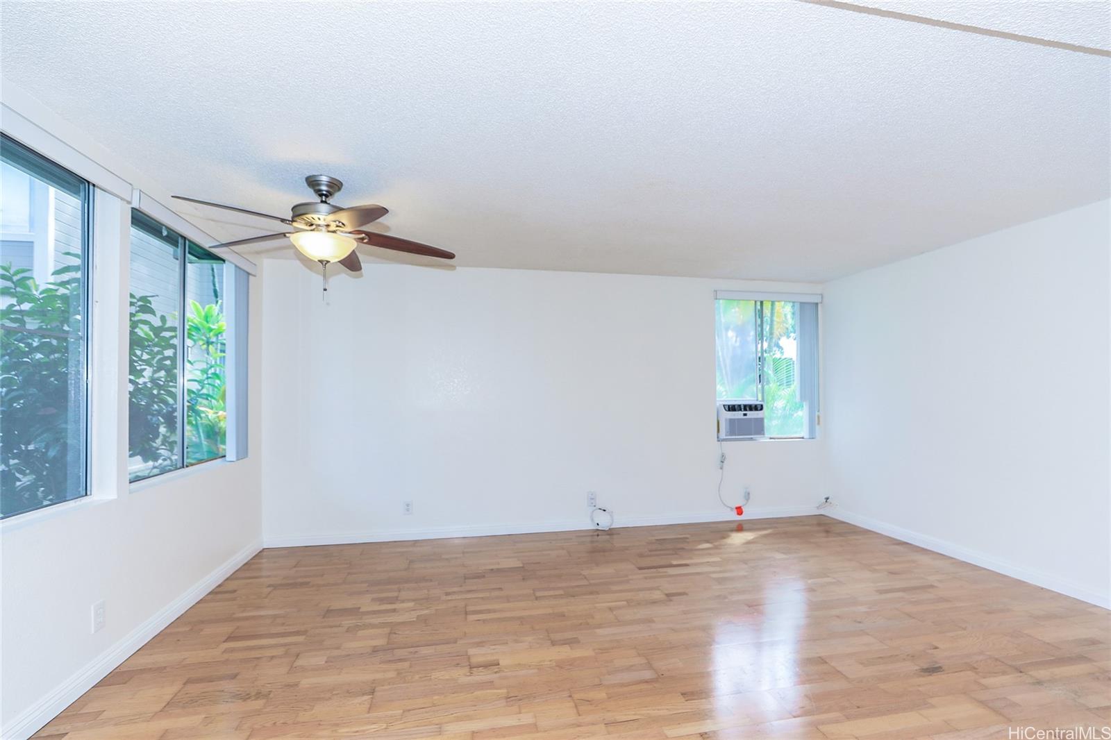 Mililani Town townhouse # J105, Mililani, Hawaii - photo 5 of 20