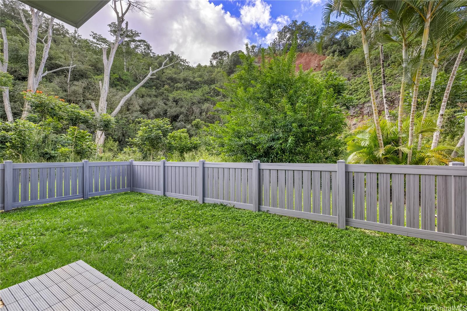 Launani Valley townhouse # A101, Mililani, Hawaii - photo 2 of 15