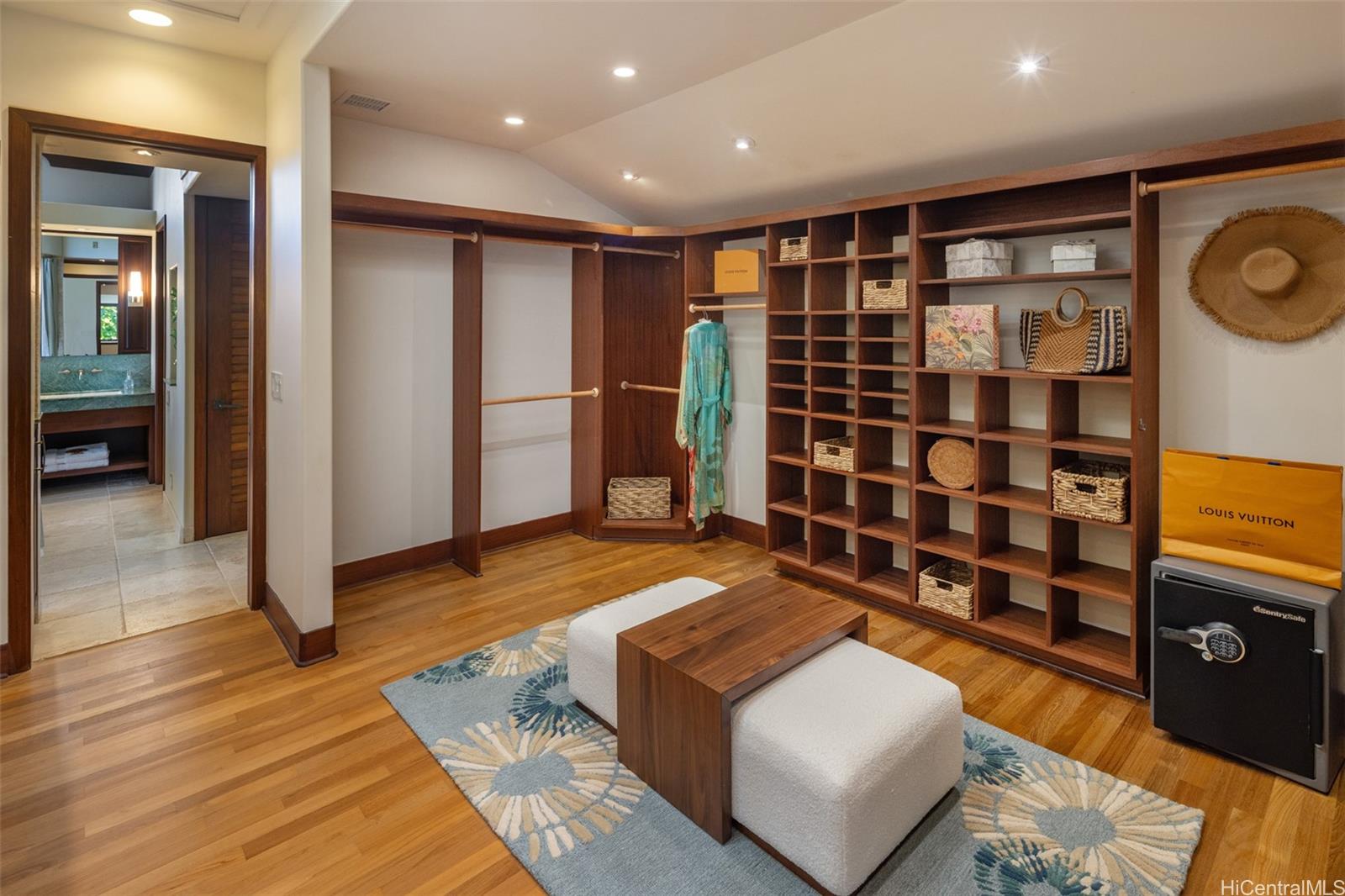 958  Mokulua Drive Lanikai, Kailua home - photo 18 of 25