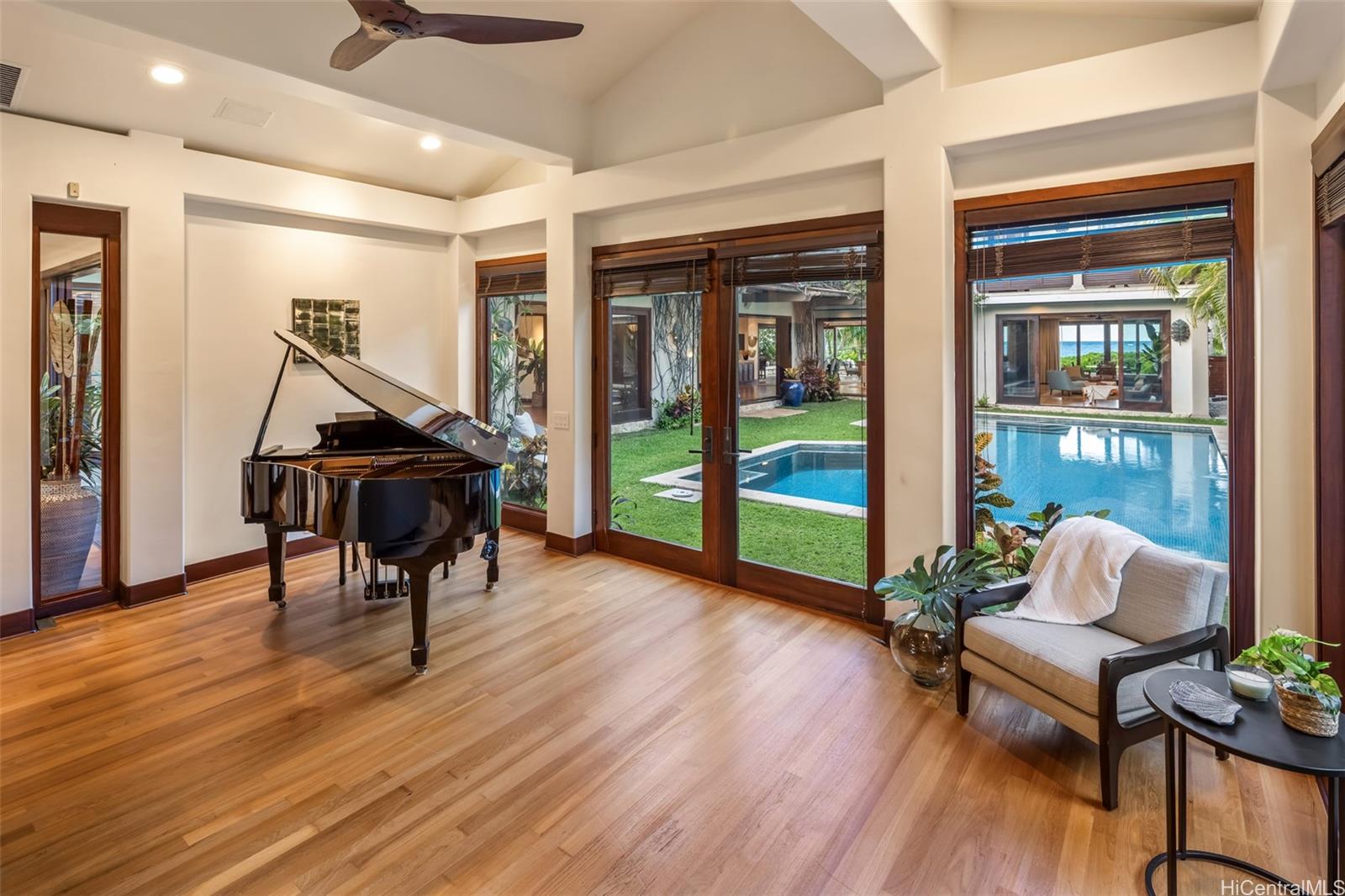 958  Mokulua Drive Lanikai, Kailua home - photo 10 of 25