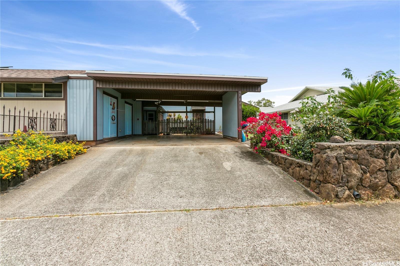 95-801  Makaunulau Street Mililani Area, Central home - photo 9 of 13