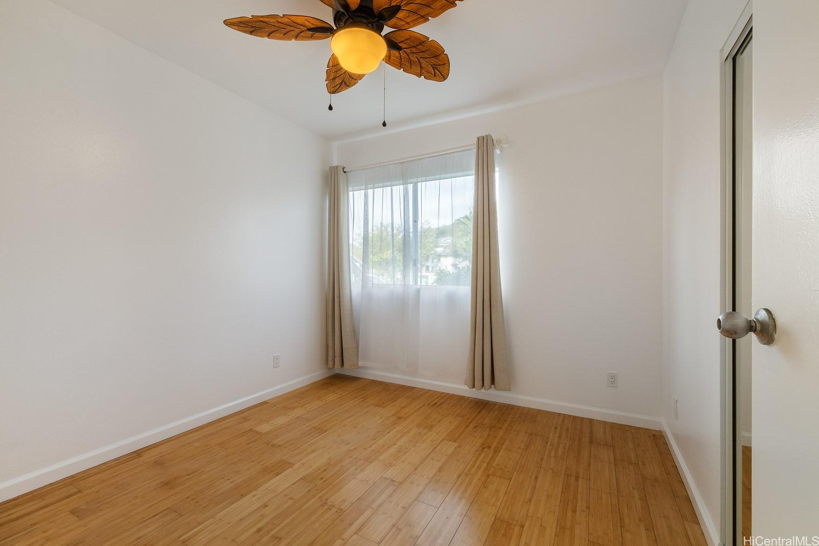 Launani Valley townhouse # E101, Mililani, Hawaii - photo 11 of 24