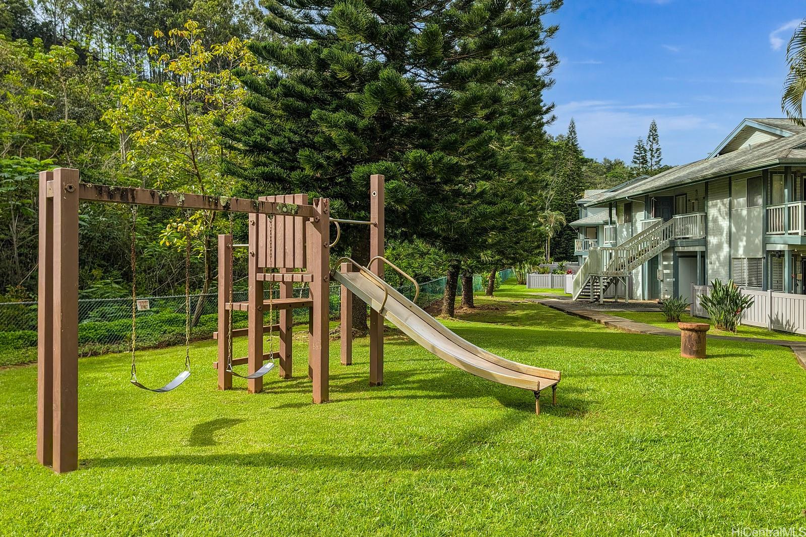 Launani Valley townhouse # E101, Mililani, Hawaii - photo 21 of 24