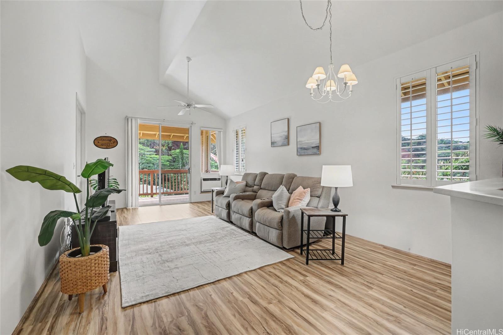 Terraces At Launani Valley condo # E304, Honolulu, Hawaii - photo 3 of 24