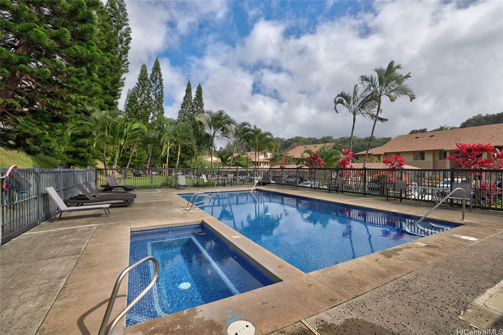 Terraces At Launani Valley condo # E304, Honolulu, Hawaii - photo 21 of 24