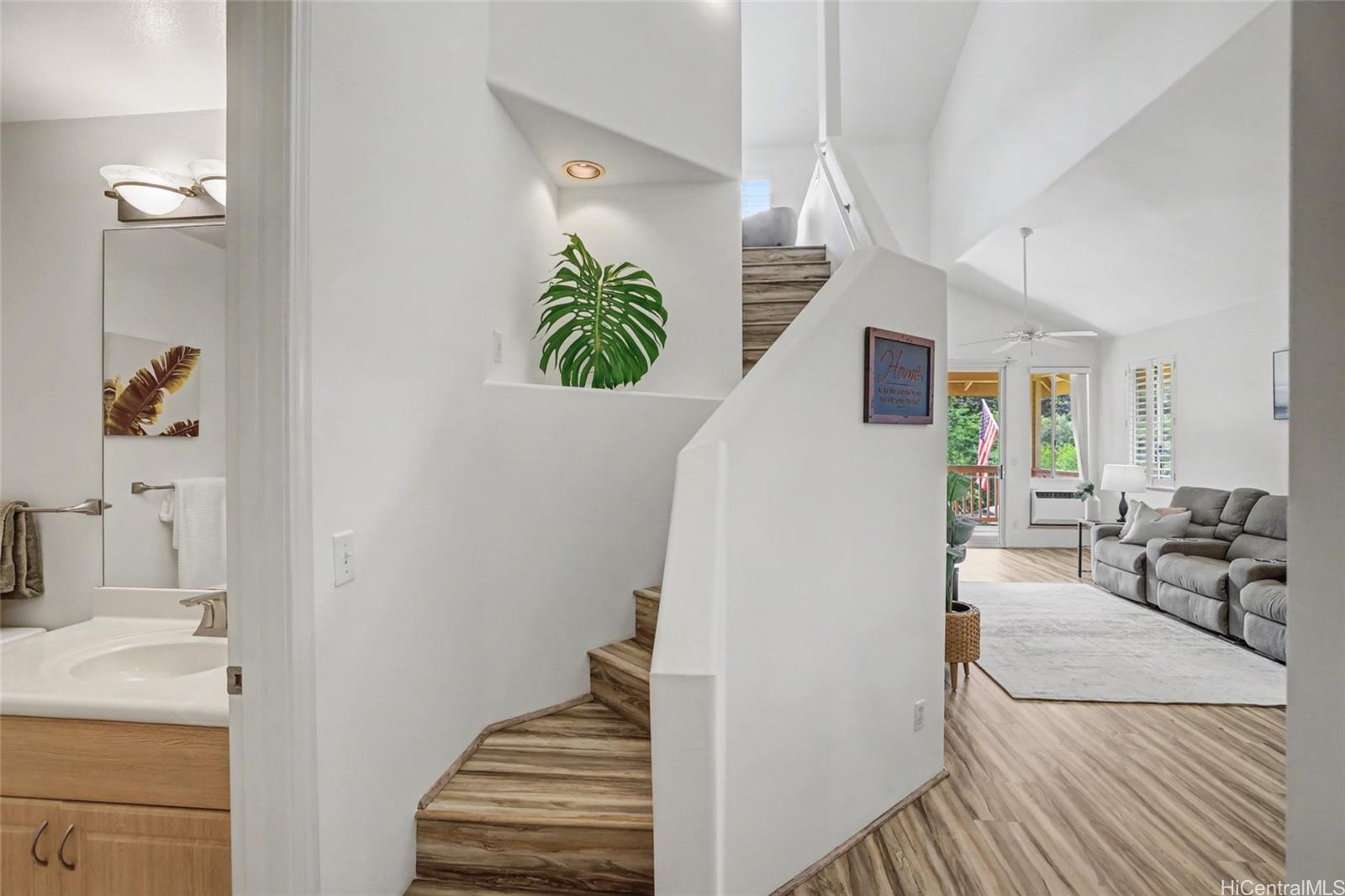 Terraces At Launani Valley condo # E304, Honolulu, Hawaii - photo 10 of 24