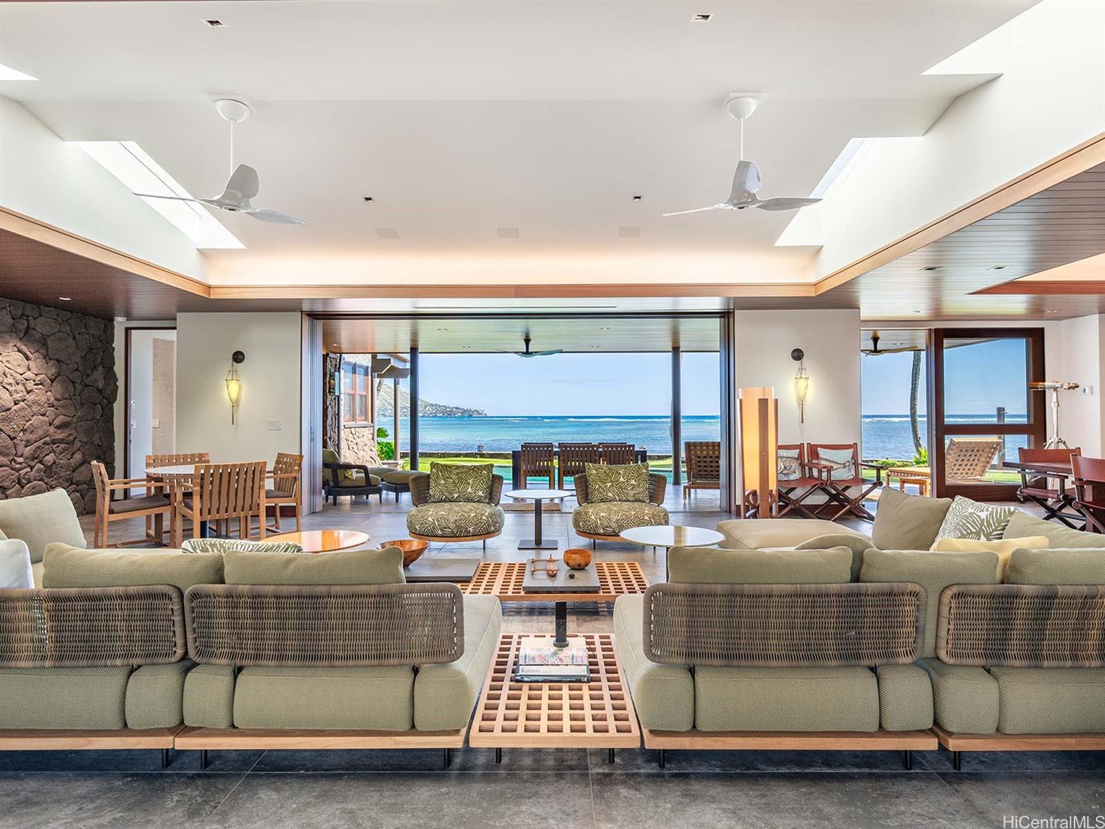 96  Niuiki Cir Niu Beach, Diamond Head home - photo 4 of 25