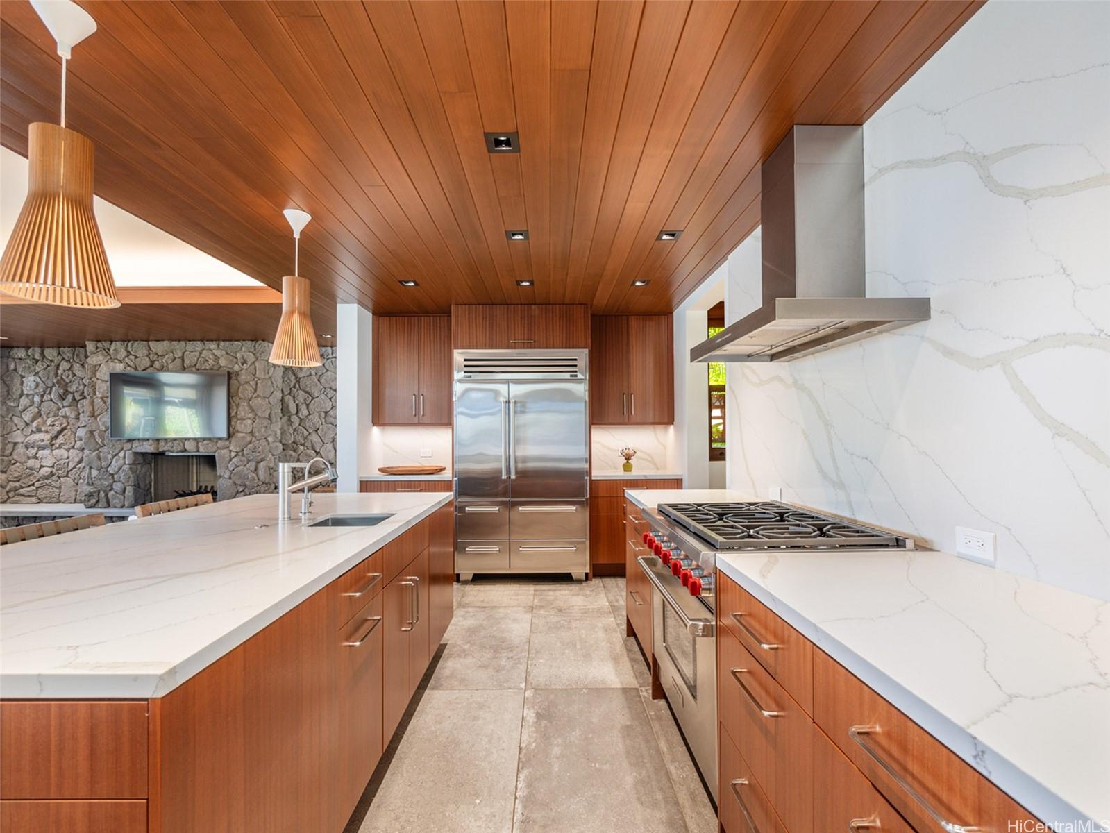 96  Niuiki Cir Niu Beach, Diamond Head home - photo 6 of 25