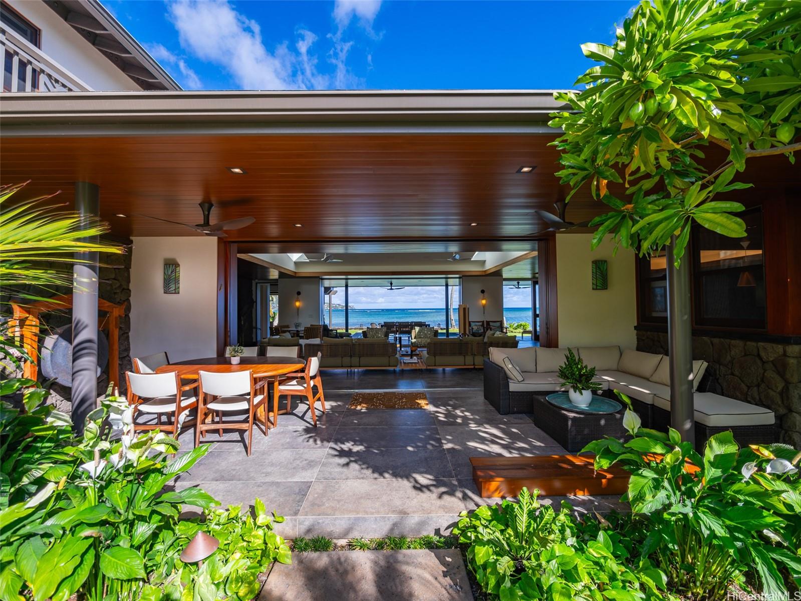 96  Niuiki Cir Niu Beach, Diamond Head home - photo 9 of 25