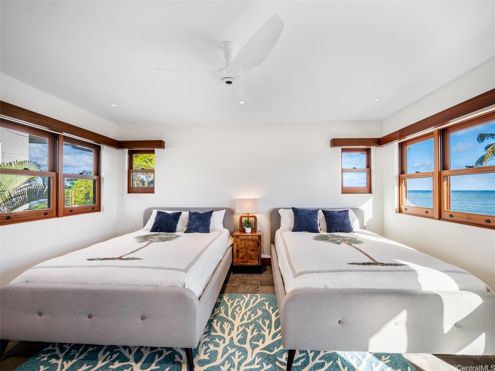 96  Niuiki Cir Niu Beach, Diamond Head home - photo 10 of 25