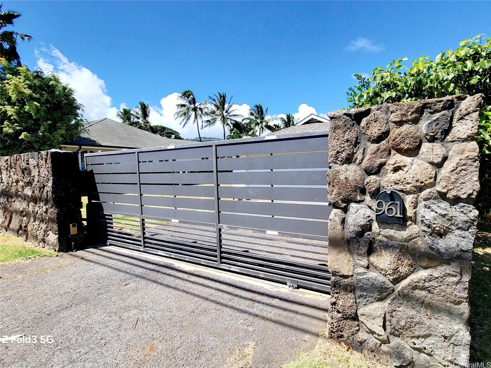 961 Kealaolu Ave Honolulu - Rental - photo 9 of 25