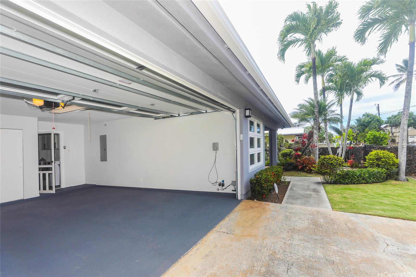 962  Alahaki Street Enchanted Lake, Kailua home - photo 18 of 25