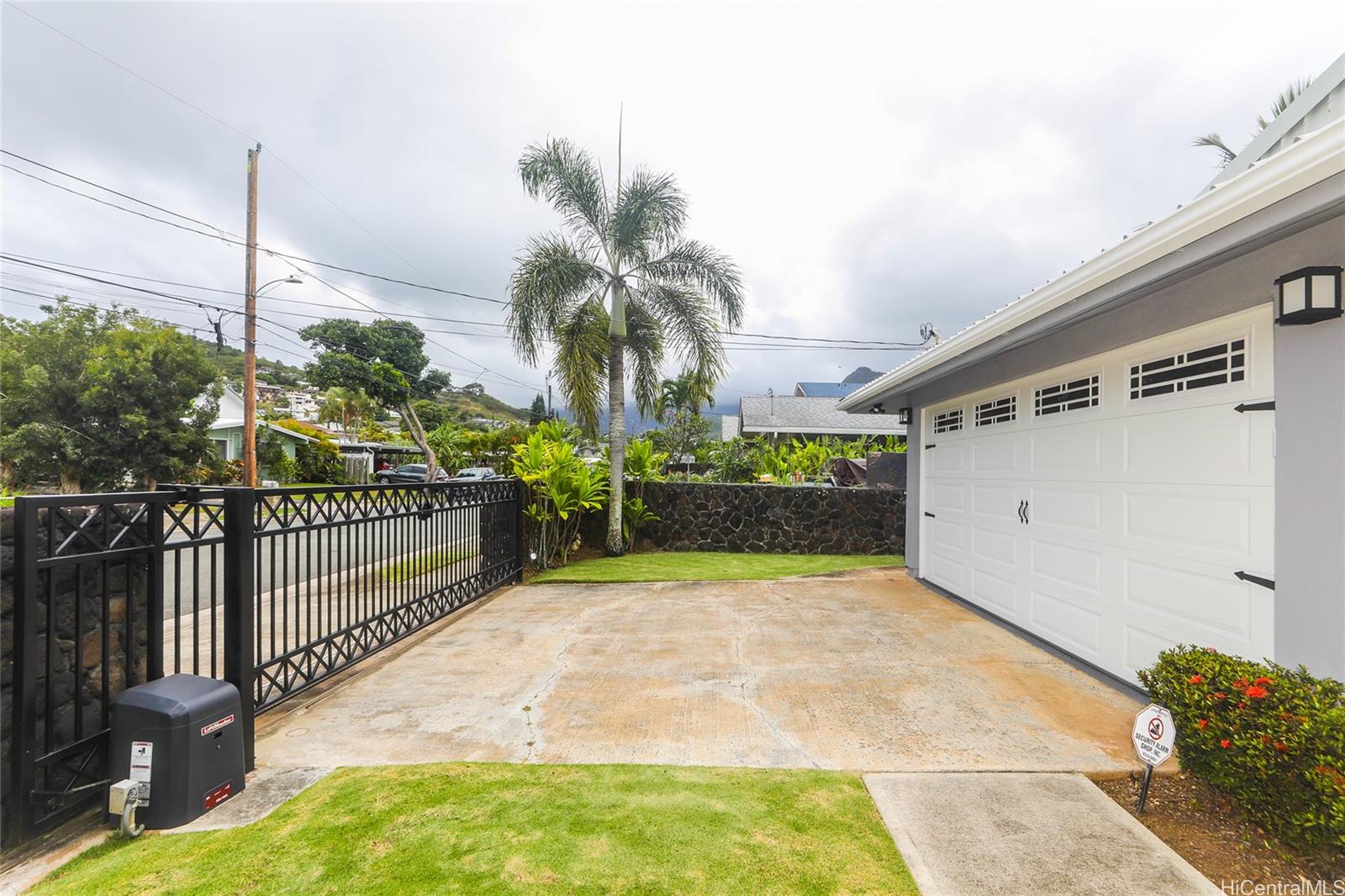 962  Alahaki Street Enchanted Lake, Kailua home - photo 24 of 25