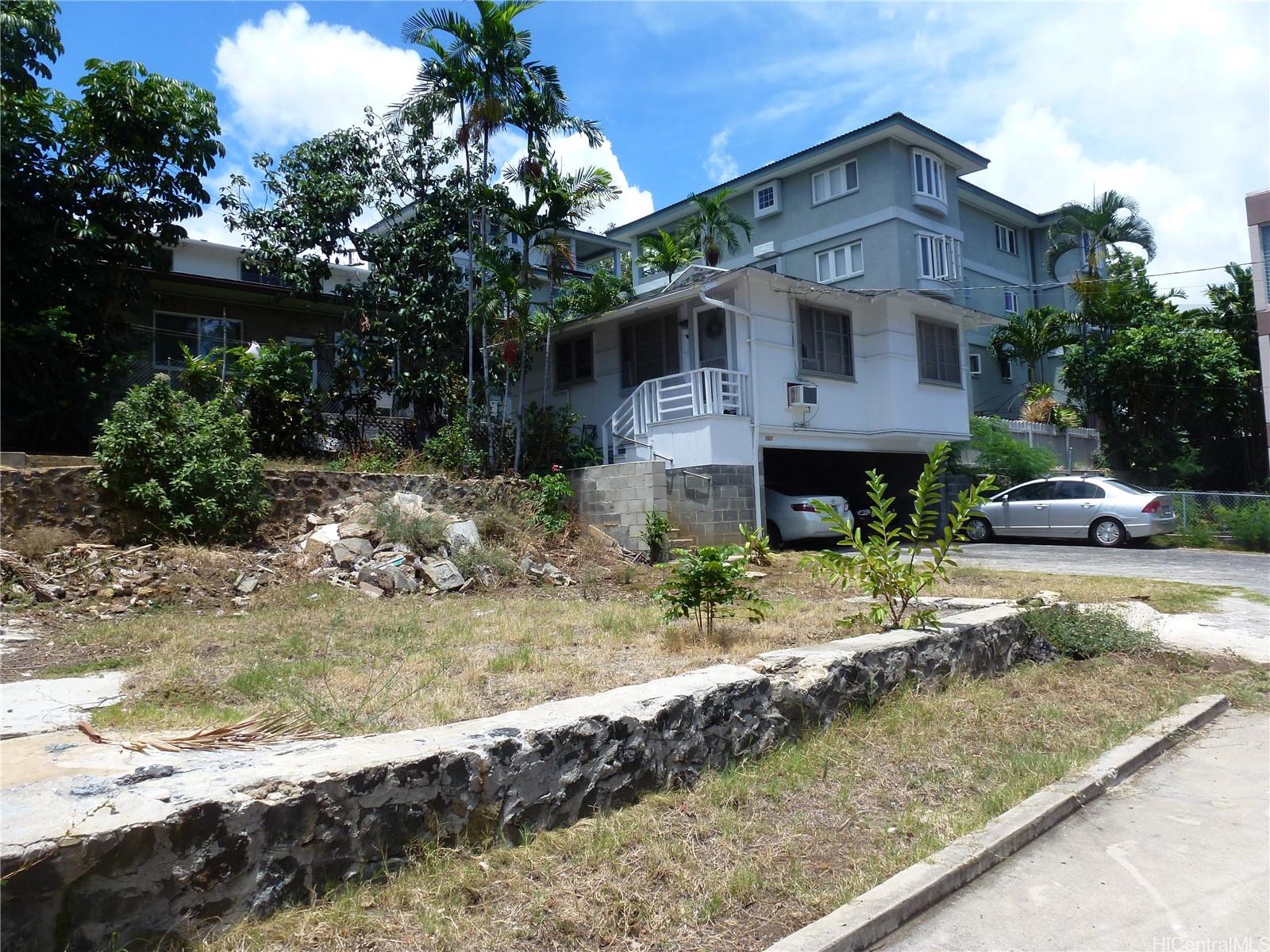 962 Spencer St HONOLULU - Multi-family - photo 2 of 5