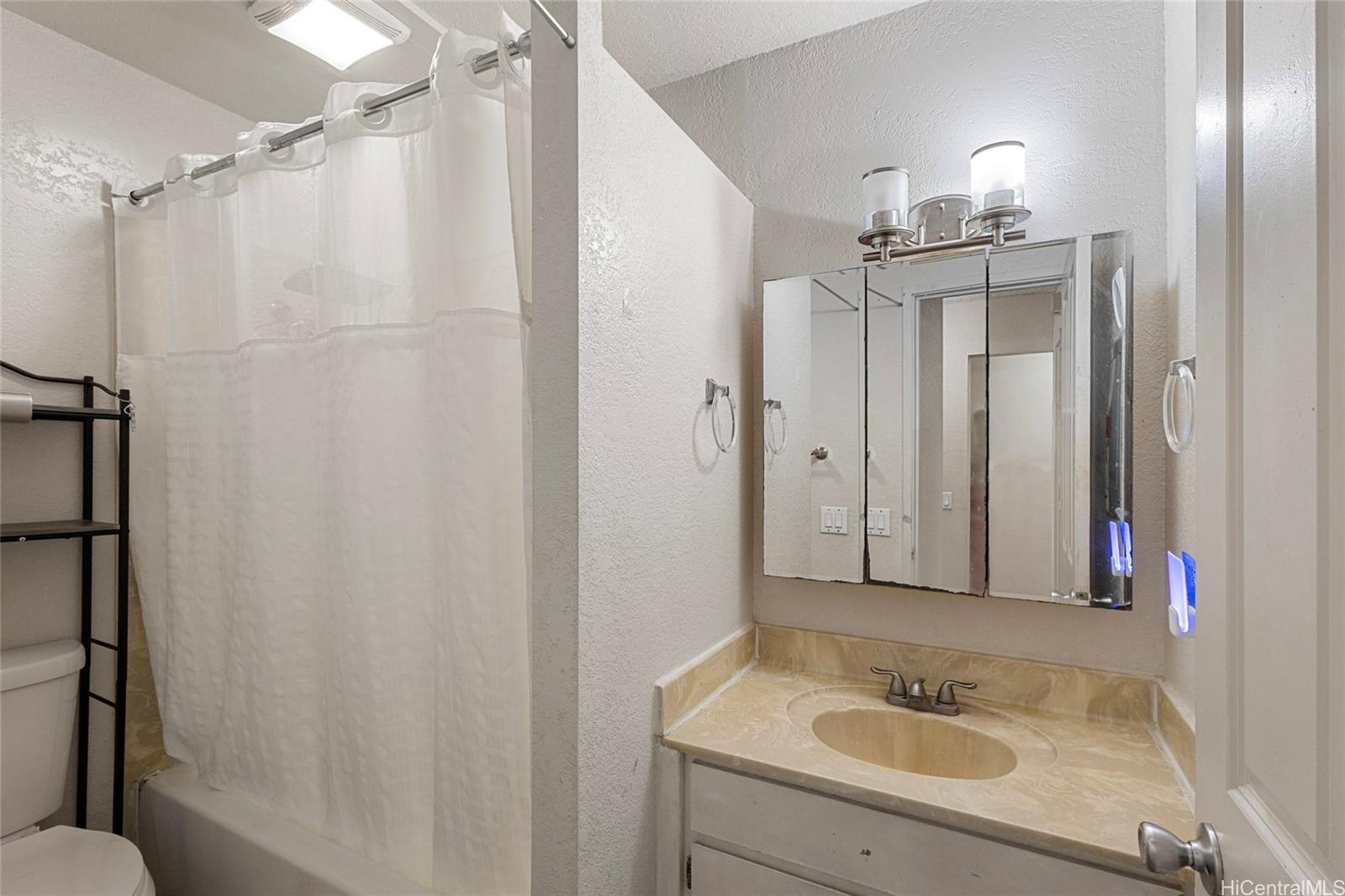 College Gardens 1 condo # 118, Pearl City, Hawaii - photo 9 of 20