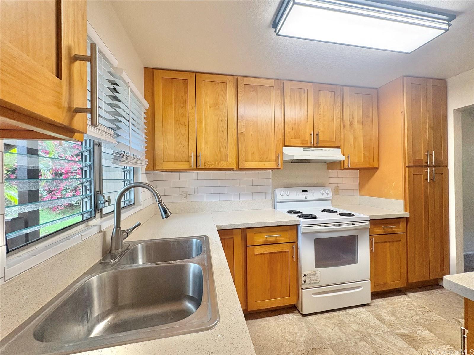 College Gardens 1 condo # 75, Pearl City, Hawaii - photo 3 of 22