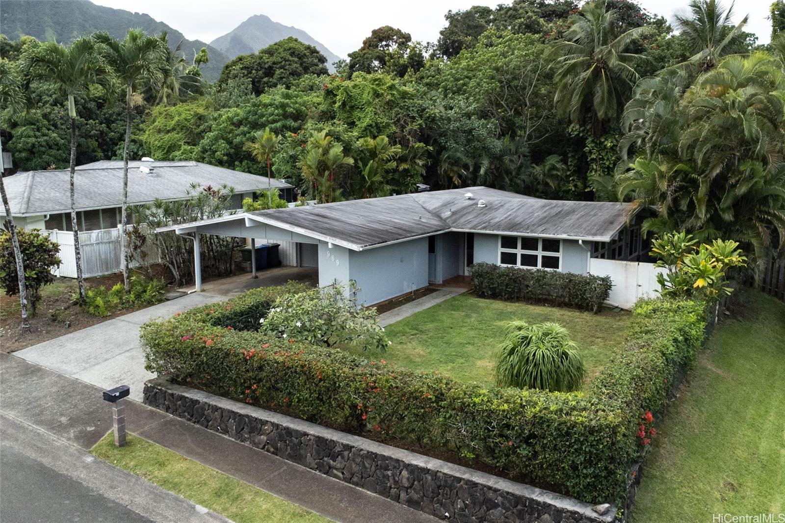 969  Lunahooko Place Maunawili, Kailua home - photo 2 of 25