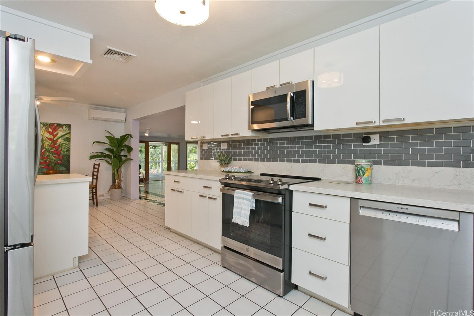 969  Lunahooko Place Maunawili, Kailua home - photo 8 of 25