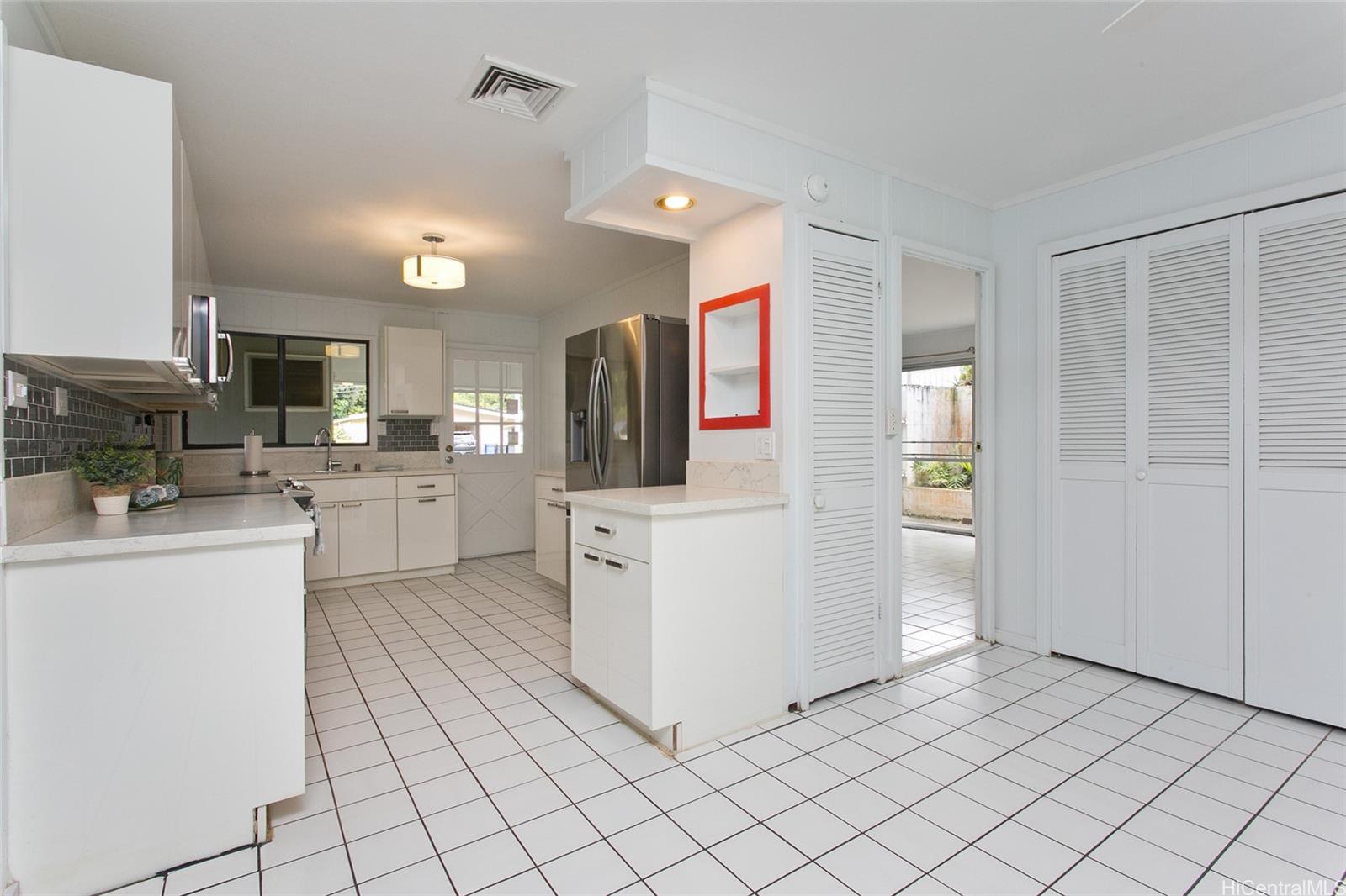 969  Lunahooko Place Maunawili, Kailua home - photo 9 of 25