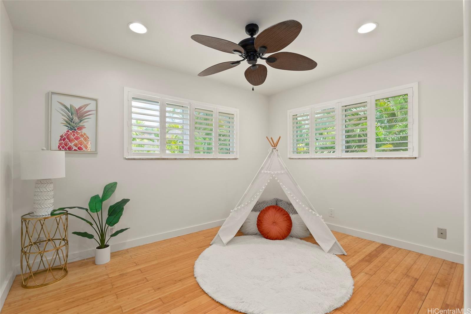 976  Kalawai Place Enchanted Lake, Kailua home - photo 20 of 25