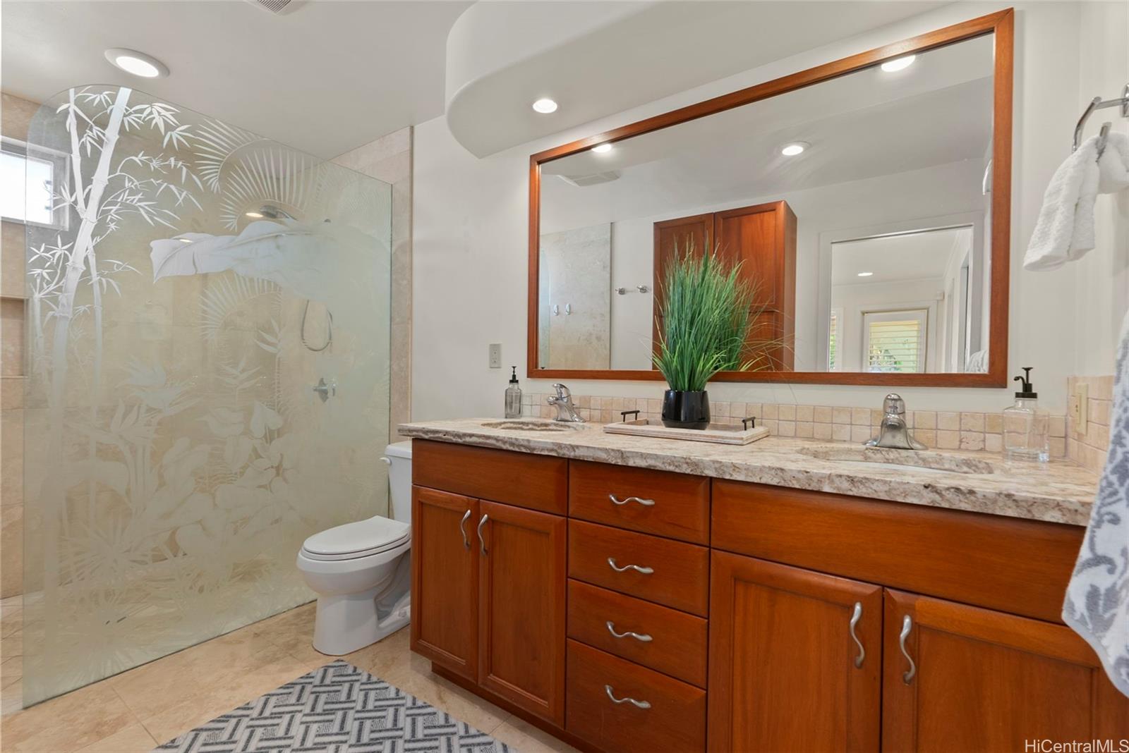 976  Kalawai Place Enchanted Lake, Kailua home - photo 7 of 25