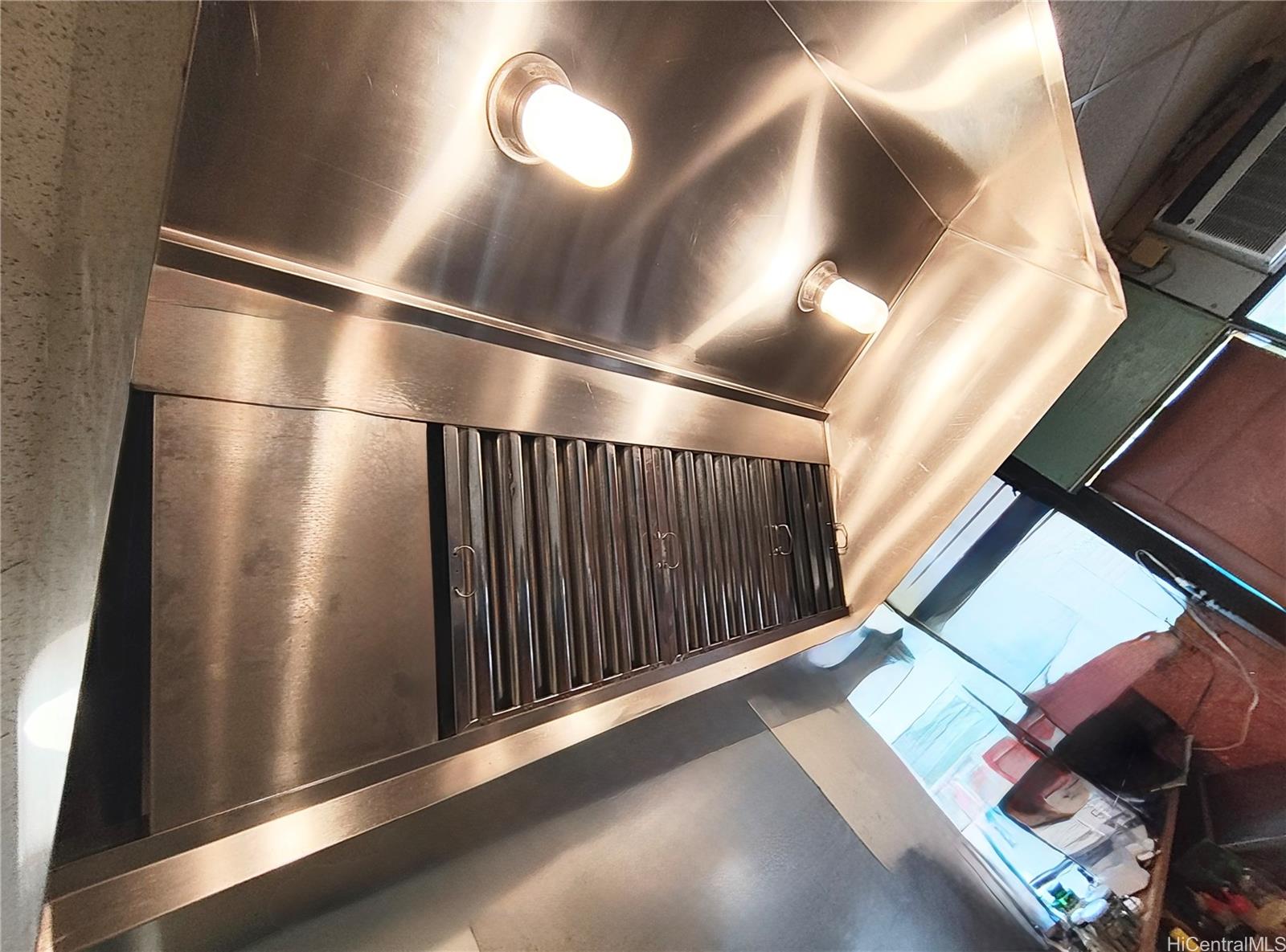 98-023 Hekaha St Waimalu  - photo 6 of 10