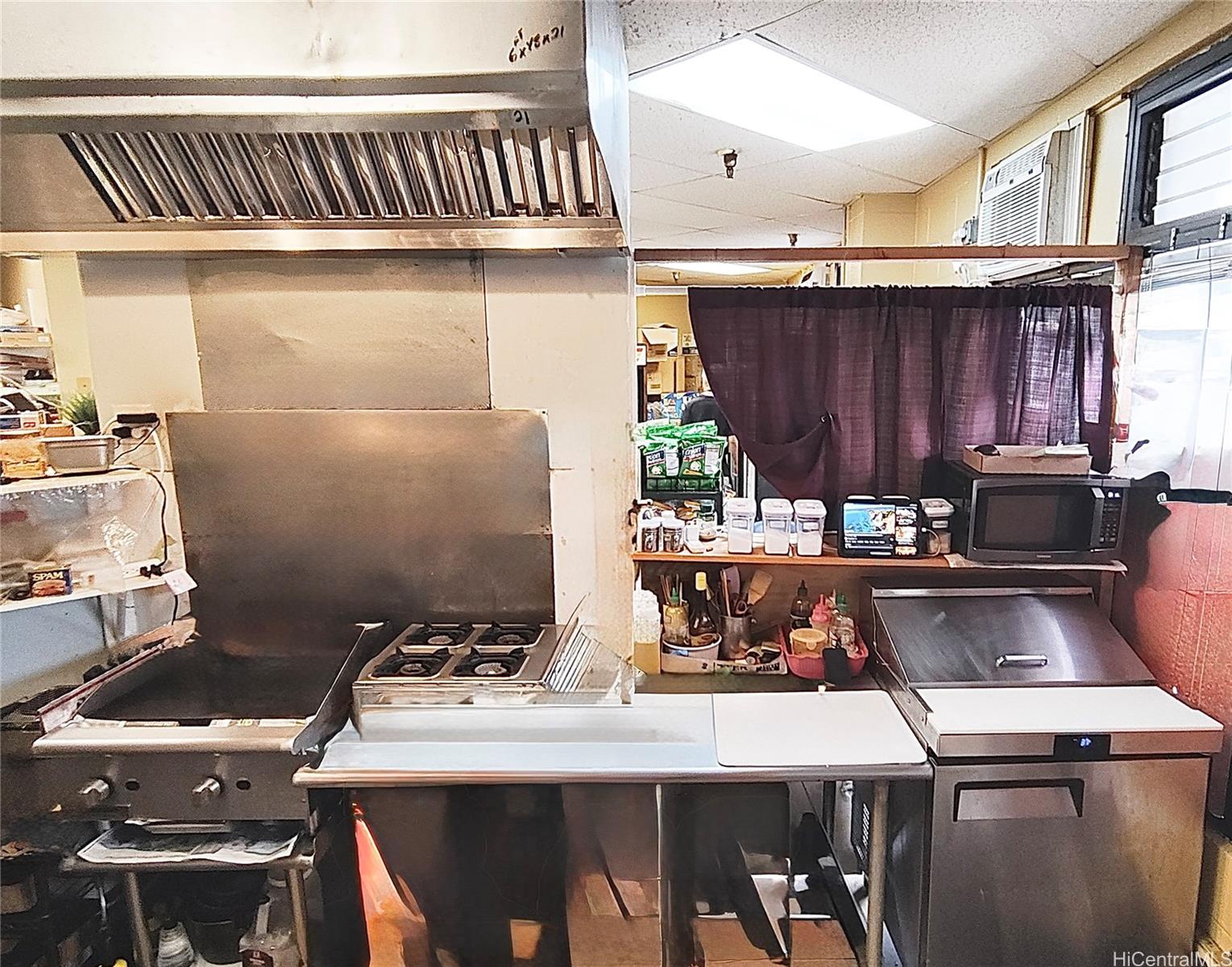 98-023 Hekaha St Waimalu  - photo 8 of 10