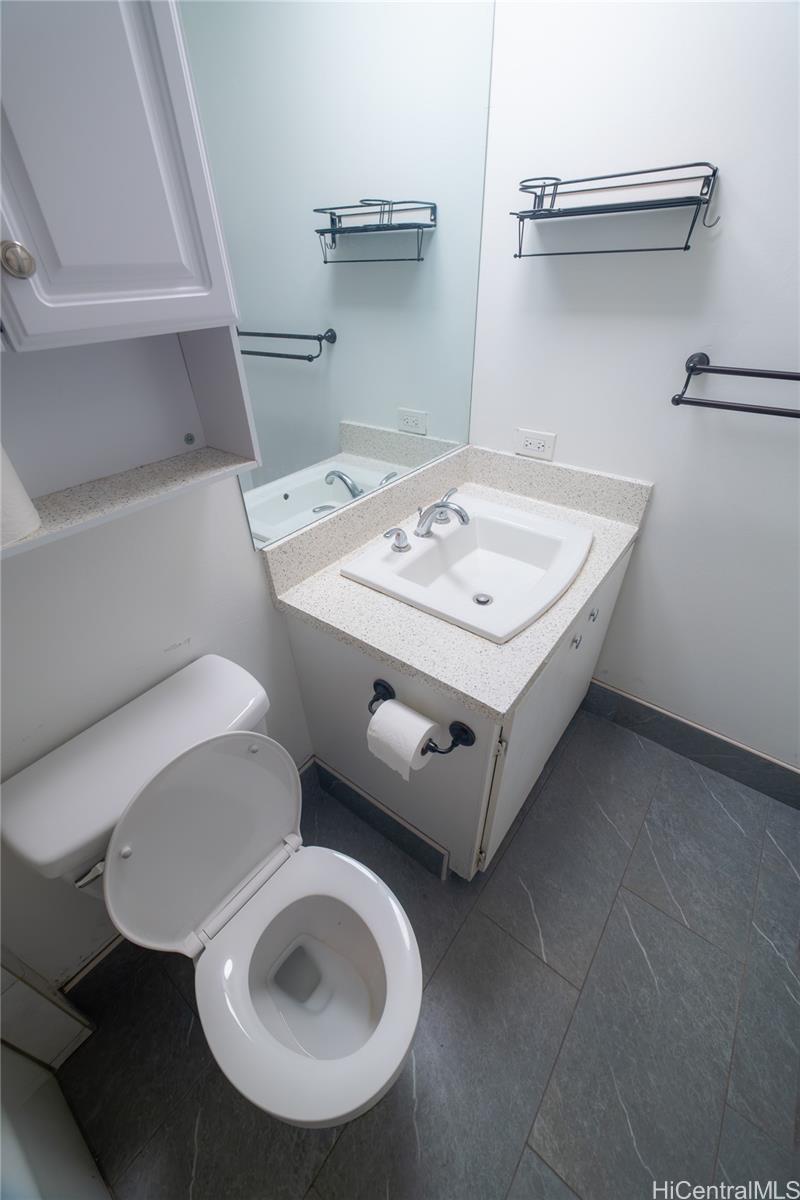 Pearlridge Sunset condo # C9, Aiea, Hawaii - photo 13 of 22