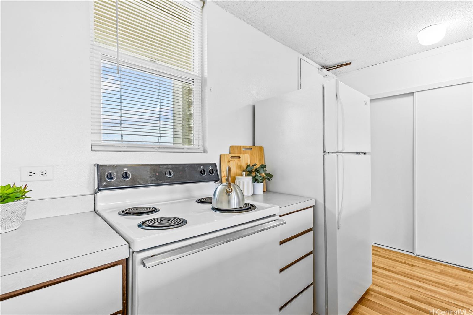 Lele Pono condo # 2208, Aiea, Hawaii - photo 11 of 25