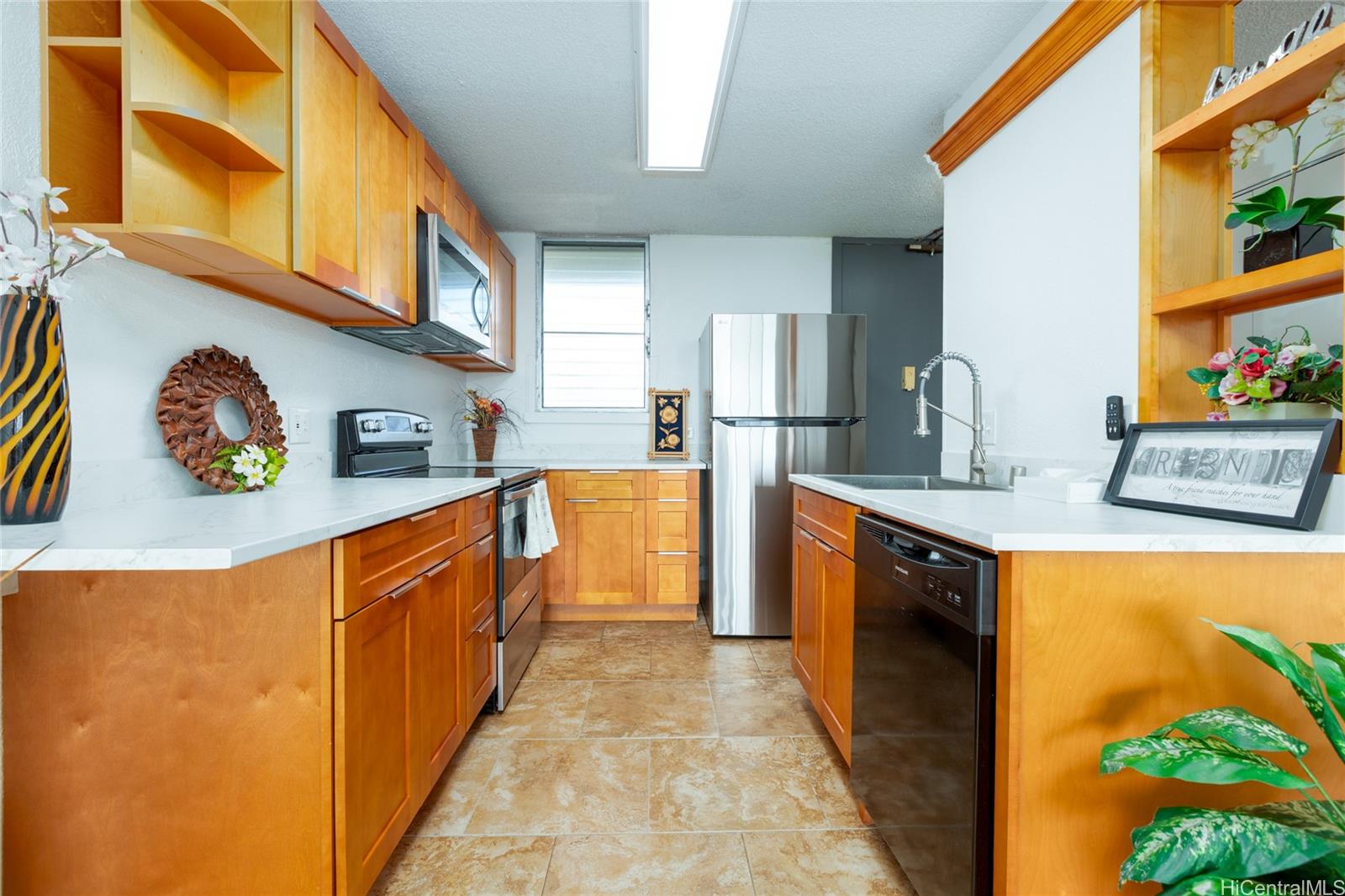 Lele Pono condo # 609, Aiea, Hawaii - photo 4 of 23