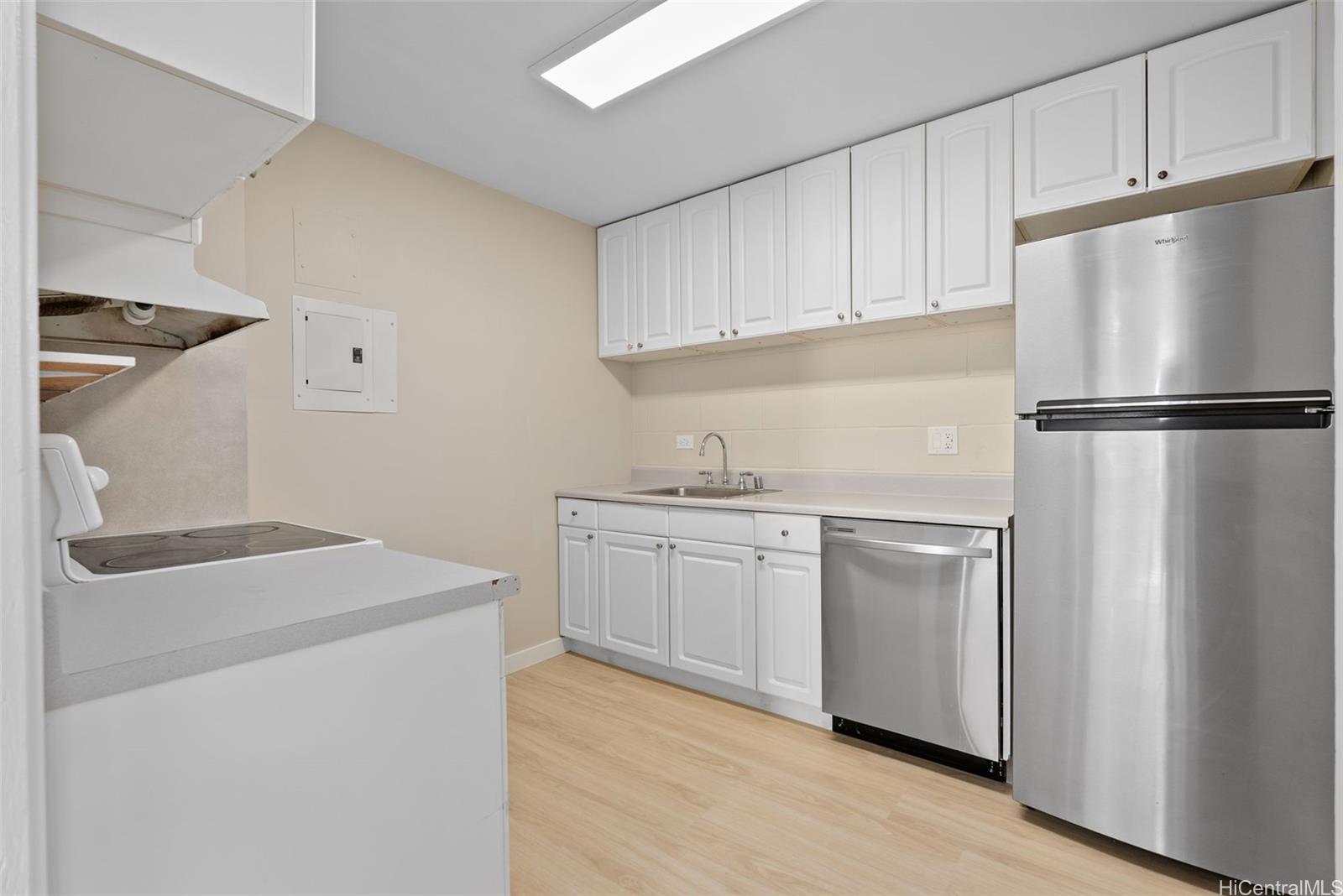 Pearl Ridge Gdns & Twr condo # 5-201, Aiea, Hawaii - photo 6 of 25