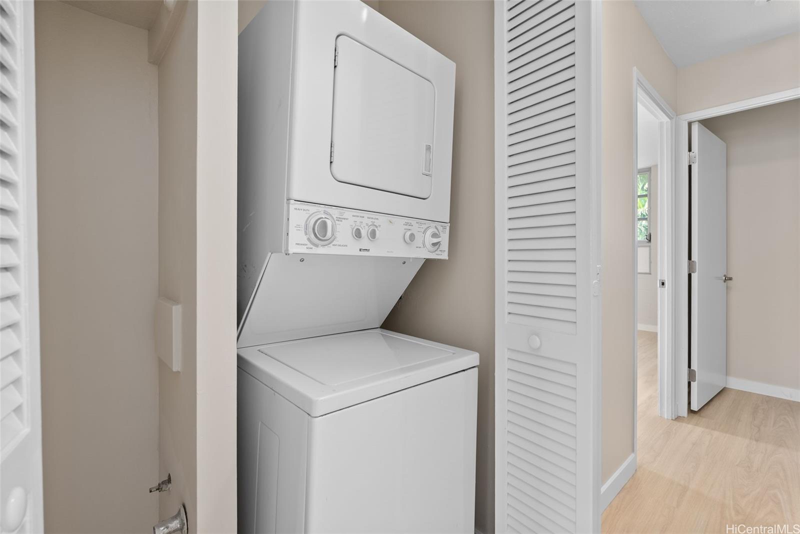 Pearl Ridge Gdns & Twr condo # 5-201, Aiea, Hawaii - photo 8 of 25