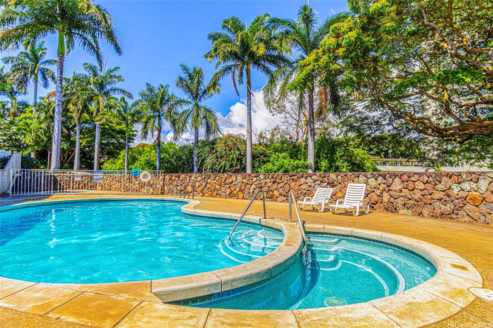 98-1030 Moanalua Road townhouse # 5-304, Aiea, Hawaii - photo 15 of 18