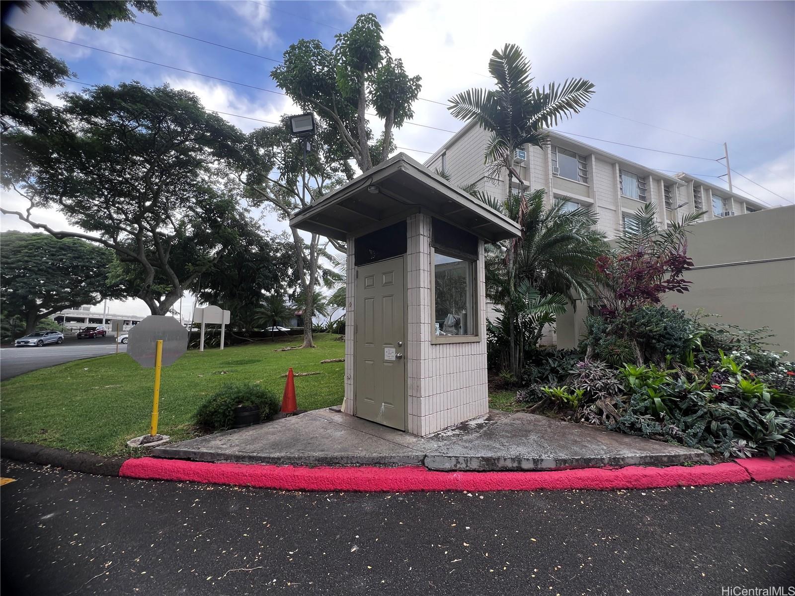 98-1030 Moanalua Road townhouse # 5-304, Aiea, Hawaii - photo 4 of 18