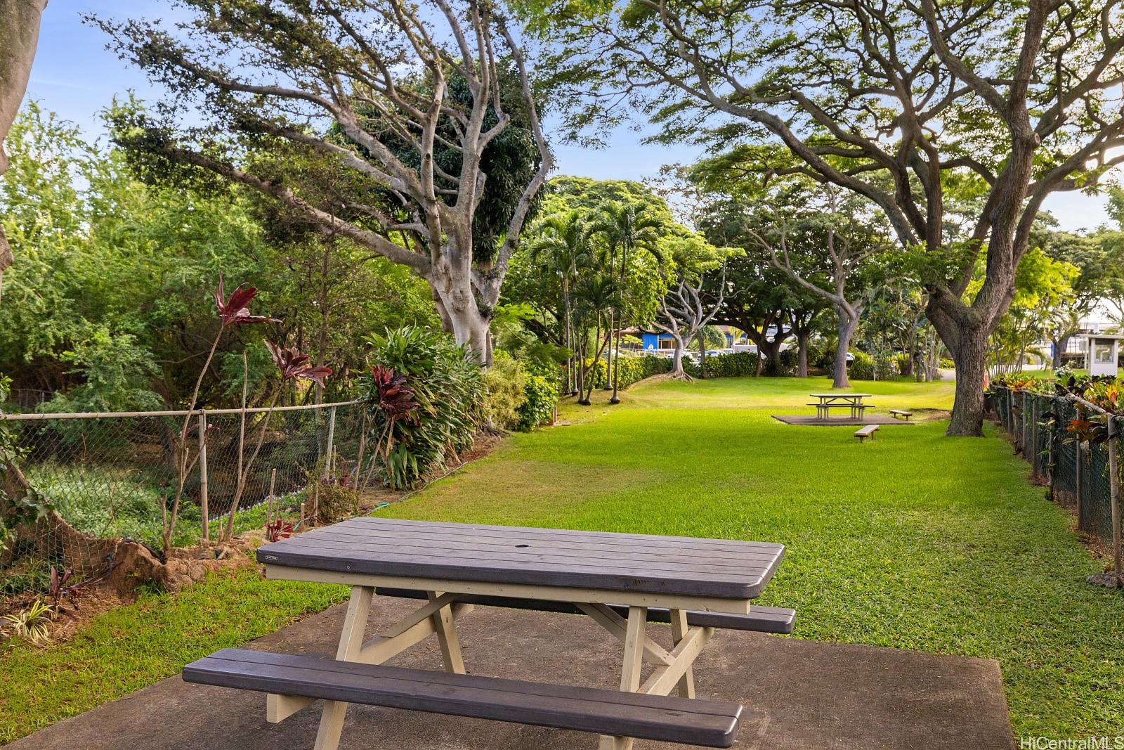 Pearl Ridge Gdns & Twr condo # 5-308, Aiea, Hawaii - photo 17 of 18