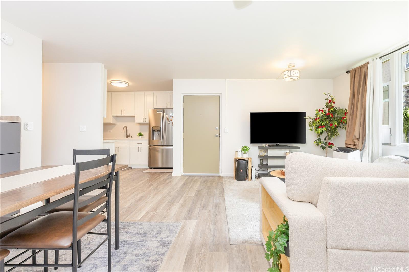 Pearl Ridge Gdns & Twr condo # 3-103, Aiea, Hawaii - photo 2 of 10