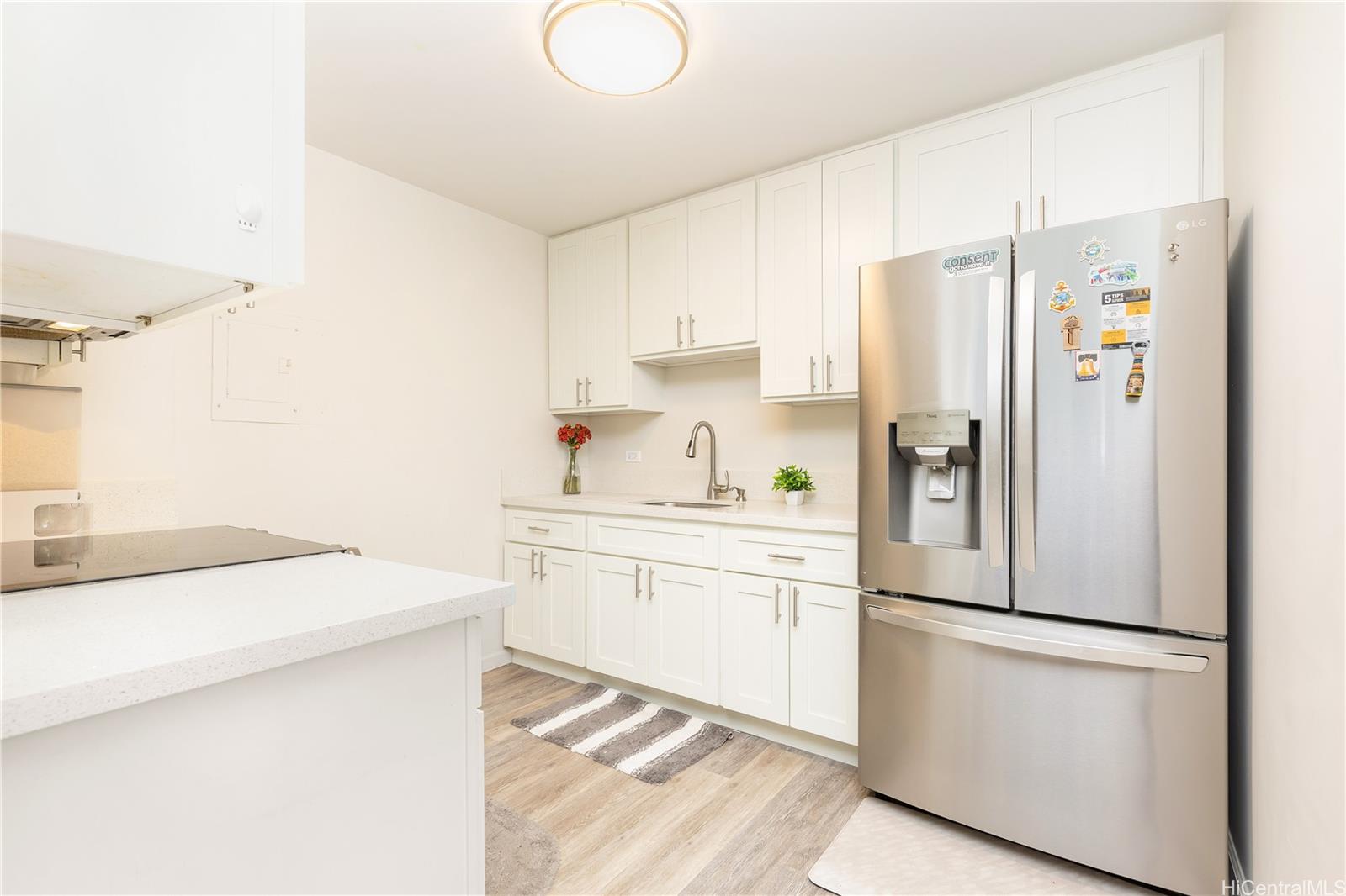 Pearl Ridge Gdns & Twr condo # 3-103, Aiea, Hawaii - photo 3 of 10