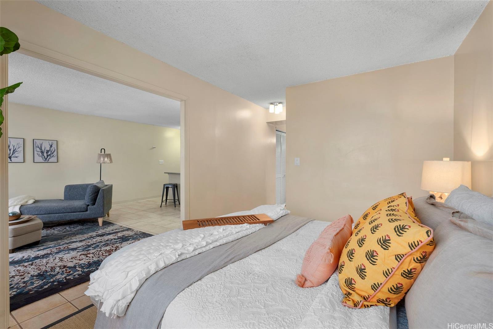 Pearl Ridge Gdns & Twr condo # 1502, Aiea, Hawaii - photo 6 of 20