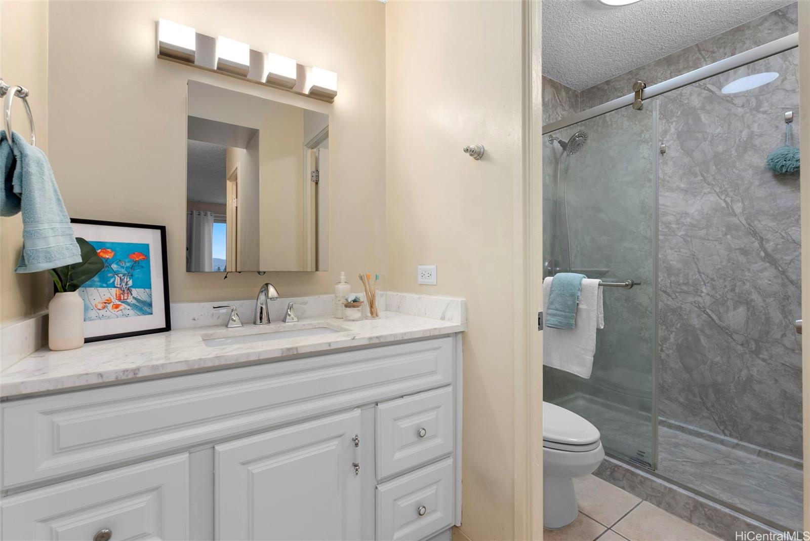 Pearl Ridge Gdns & Twr condo # 1502, Aiea, Hawaii - photo 14 of 20